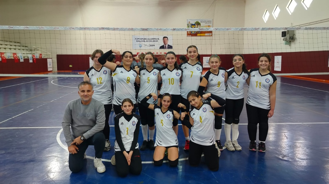 Voleybol Takımımız Çeyrek Finalde